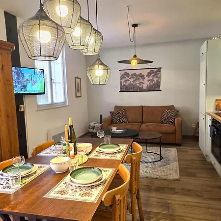 - Le Nichoir - Centre Historique - Parking Gratuit - Box Velo & Poussette Апартаменты *