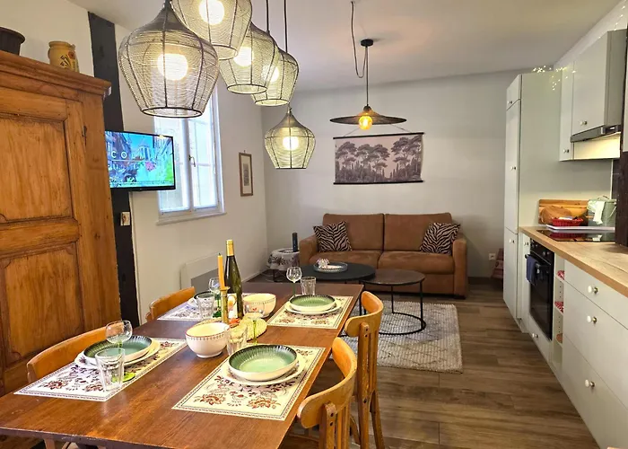 - Le Nichoir - Centre Historique - Parking Gratuit - Box Velo & Poussette Апартаменты *